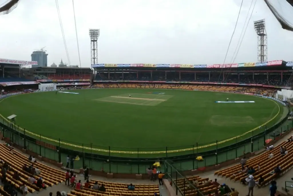 Chinnaswamy Stadium Pitch Report